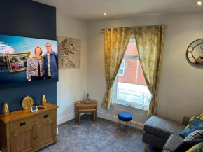 Luxury 2 bed Apartment Great location